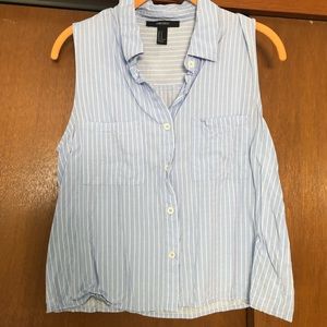 Forever 21 cropped button down sleeveless top
